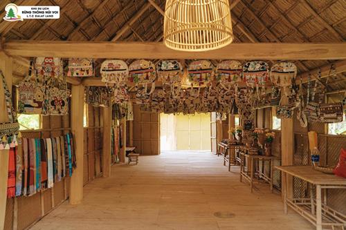 Exhibition House - Tay Nguyen6